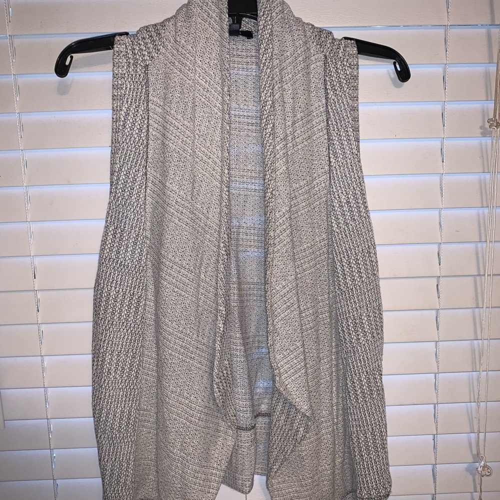 S/M Lightweight Vest Cardigan